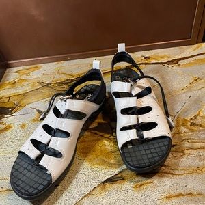 Ecco Women Jab Toggle White Leather Hiking Slingback Sandals Size 41 (9.…